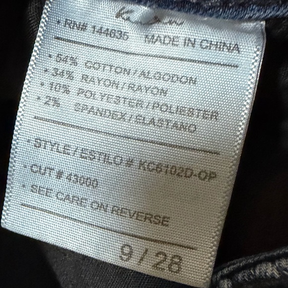 KanCan Trisha Mid Rise Classic Flare Jeans Women’s Size 9/28 *Flawed - Picture 7 of 10
